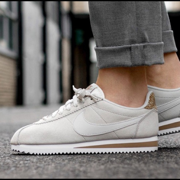 Nike Classic Cortez Premium Suede NWT - Picture 2 of 12